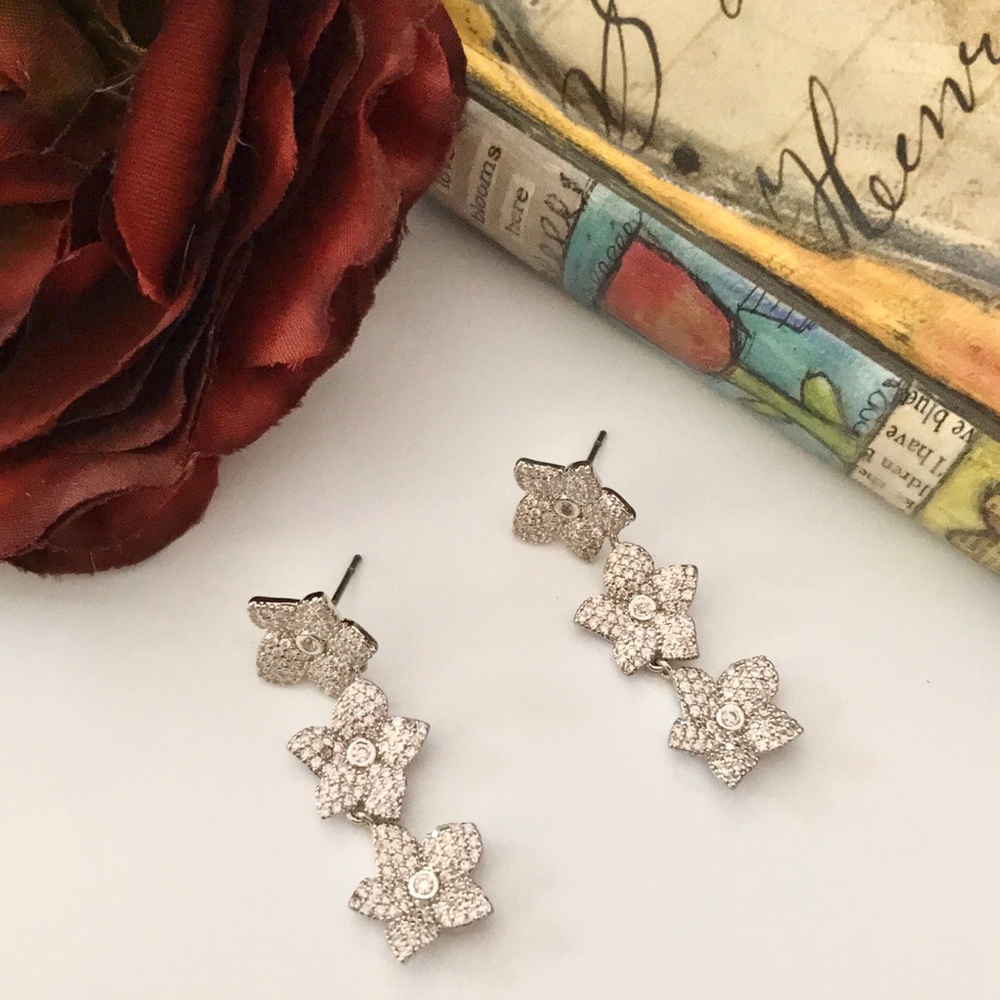KATE SPADE • Blooming Pavè Linear Earrings - Picture 6 of 8